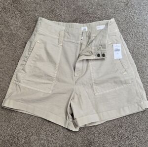 GAP Women's Beige Cargo Shorts size 4 tall